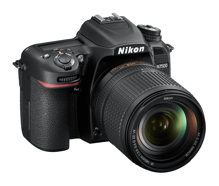 كاميرا نيكون D7500  مع عدسة 18-140 (VBK510XM)